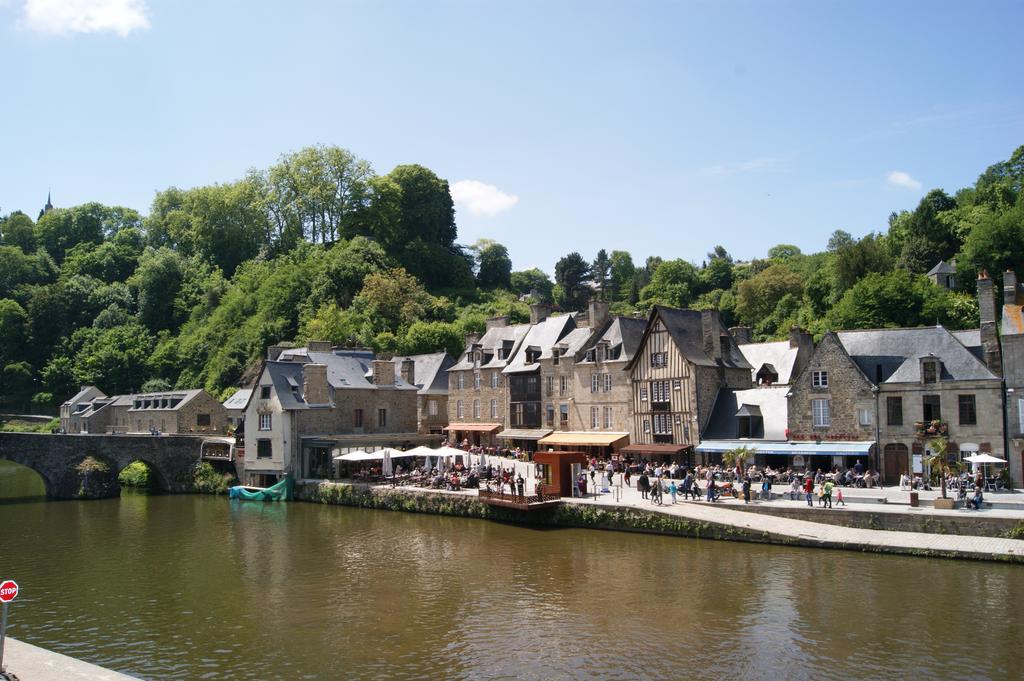 Apartmán Au Fil De L'Eau - Le Bord De Rance Dinan Exteriér fotografie
